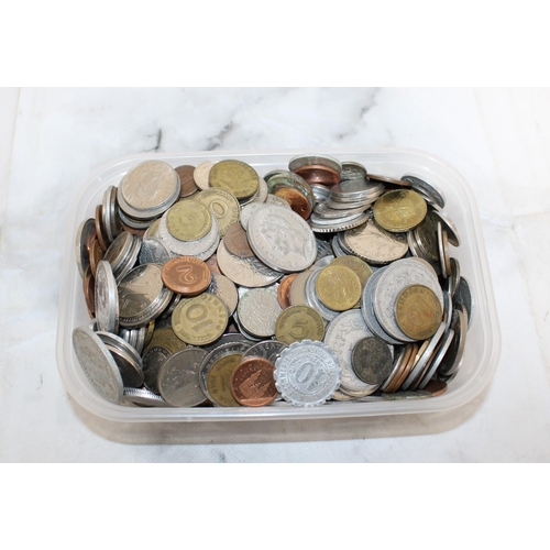 401 - 2.5kg Worldwide Currency Coinage