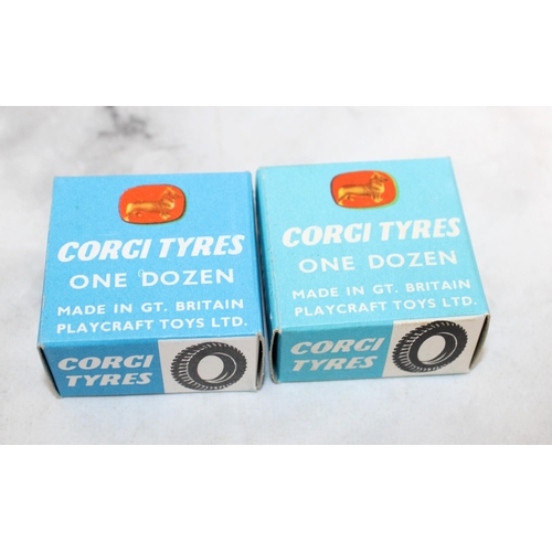 417 - Original Corgi Tyres 1452 / 1459 Complete