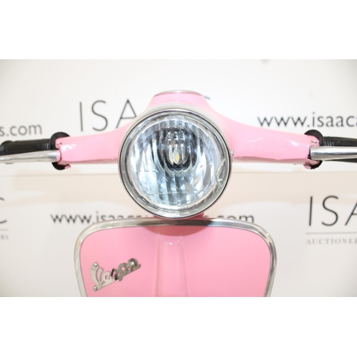 179 - Vespa Table Lamp Pink Untested Height-34cm
Collection Only
Crack In Glass Shown In Pictures