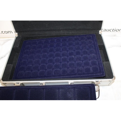 563 - Metallic Coin Case