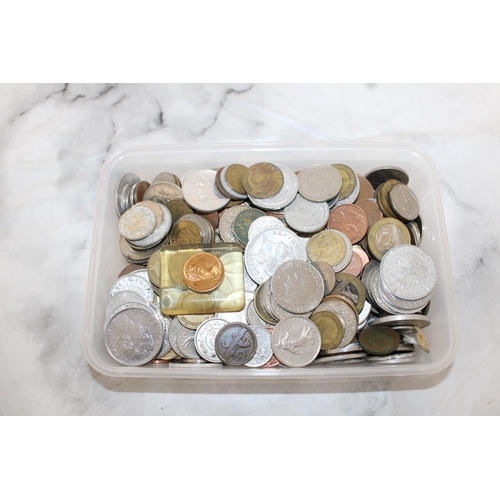 285 - Over 1.5kg Worldwide Currency Coinage