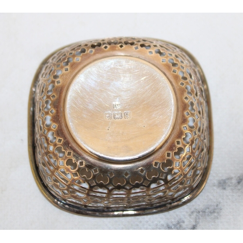 26 - 1915 Silver Hallmarked Dish 6 x 6 cm Height 2cm Weight-12.95g