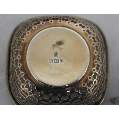 26 - 1915 Silver Hallmarked Dish 6 x 6 cm Height 2cm Weight-12.95g