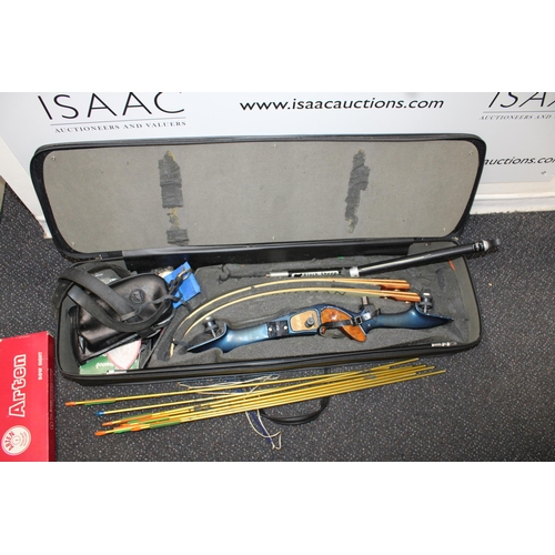 369 - Archery Bow and Arrow Set in Case

Collection Only