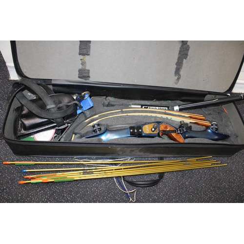 369 - Archery Bow and Arrow Set in Case

Collection Only