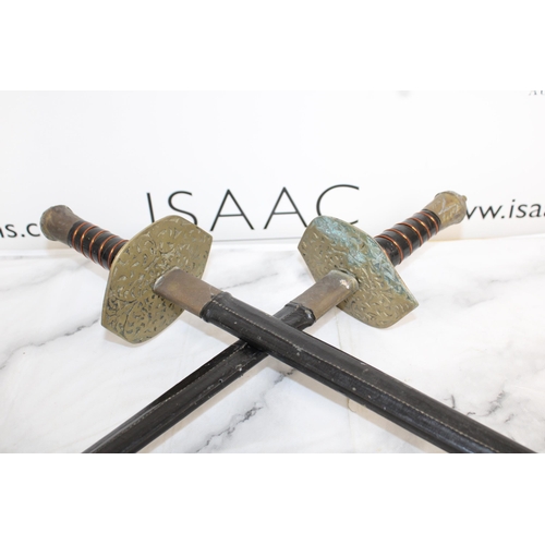 347 - Pair Of Indian Ceremonial Swords
Collection Ony