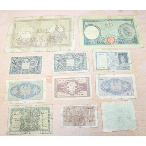 252 - Mixed Currency Notes