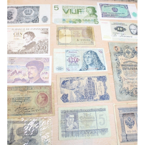 255 - Mixed Currency Notes