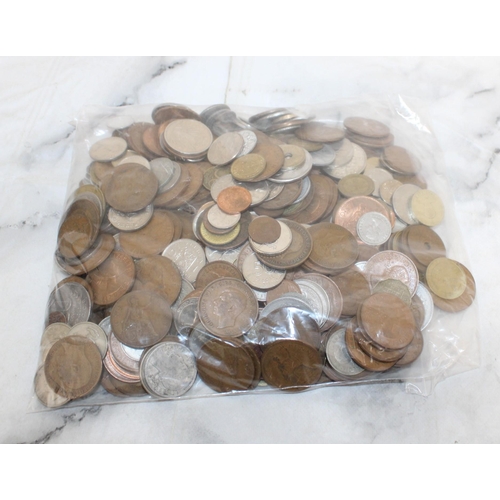 271 - 3Kg Worldwide Mixed Currency Coins