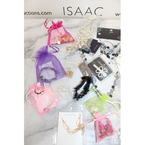 129 - Quantity Of Packed Or Tagged Jewellery Items
All Proceeds Go To Charity