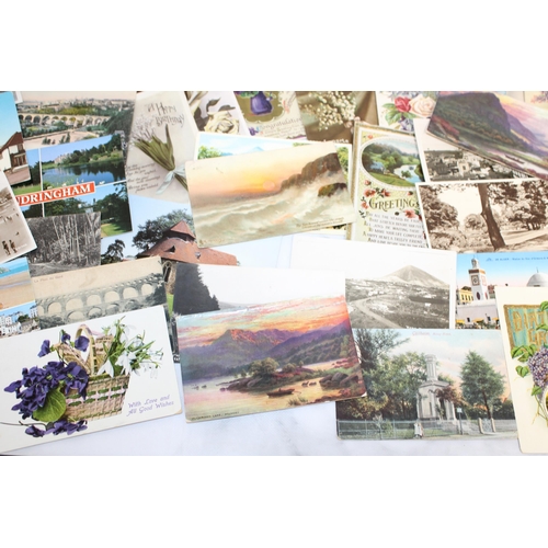 184 - Quantity of Vintage Postcards - Greeting / Scenic Scenes