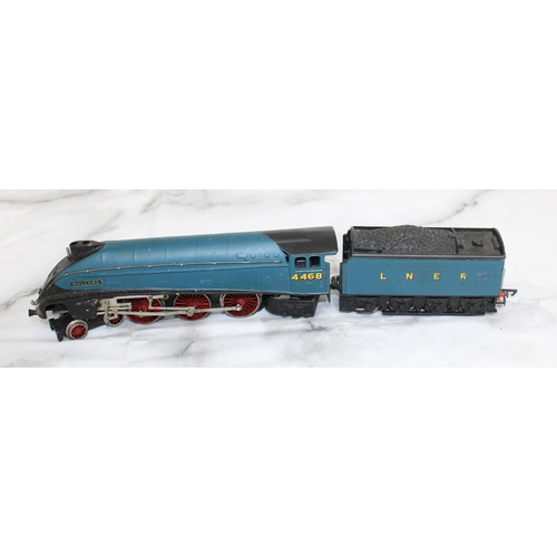 826 - Triang Hornby Mallard