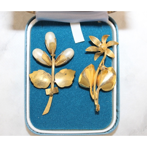 473 - Two Vintage Brooches In A Box