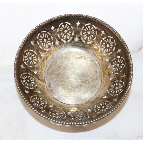 514 - Silver Hallmarked Bon Bon Dish 8cm x 8cm