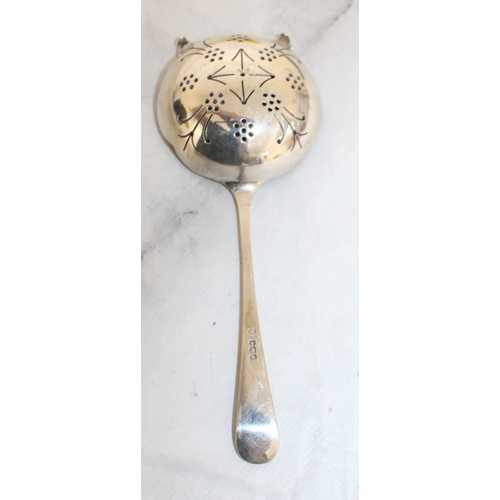 526 - Silver Hallmarked Tea Strainer Total Weight-40g