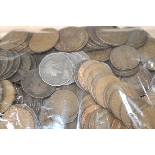 402 - 4kg Old Pennies/Half Pennies