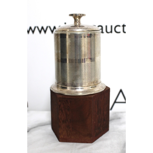 533 - Hallmarked Silver Art Deco Style Cigarette Dispenser
Height-12cm
Total Weight-215g
All Proceeds Go T... 