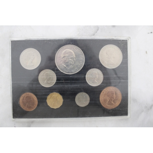 286 - E II.R 1965 Coin Set