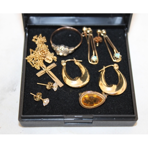 591 - Mixed Gold Items 9ct/14ct/9KT No Marks On Small Brooch
Total Weight-7.11g