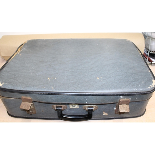 675 - Suitcase Containing Quantity Of Train Items