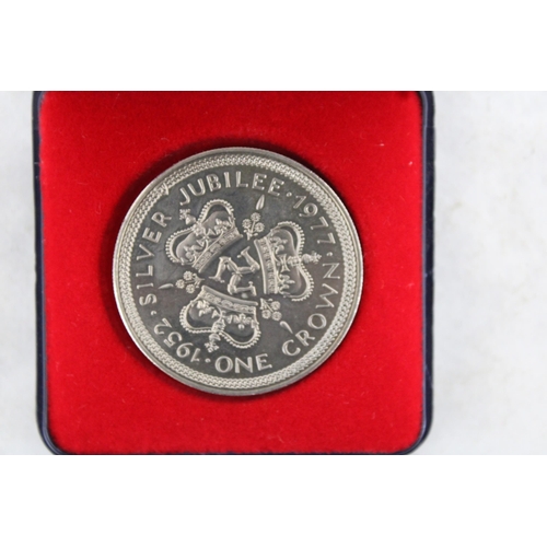 324 - POBJOY MINT Isle Of Man 1952 Silver Jubilee 1977 One Crown Coin Boxed