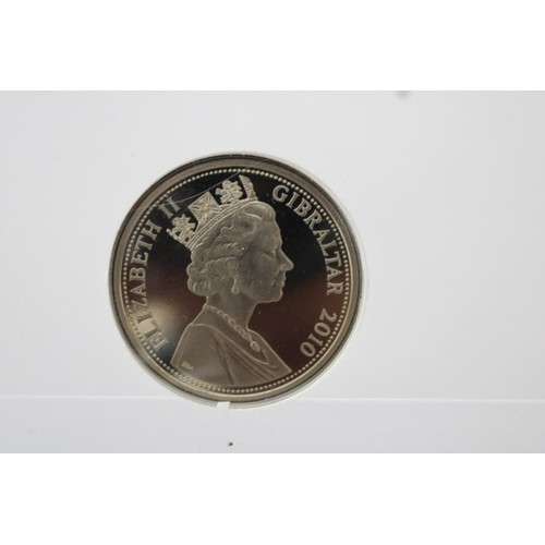 358 - Four Collectable Coins Inc-
Boxed Jubilee Mint 2014 Five Pounds Lest We Forget Coin
Their Finest Hou... 