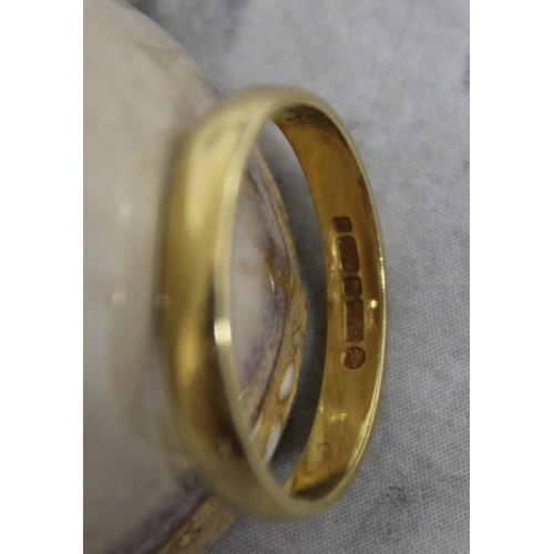 601 - 18ct Gold Band Ring 2.5gms Size-N