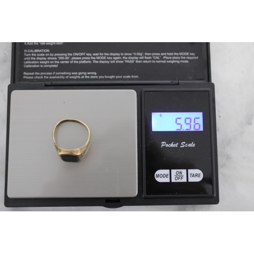 610 - Stamped 9 375 Gold Gents Ring Size-U (Split In Ring Shown In Pictures) Weight-5.96g In A Box