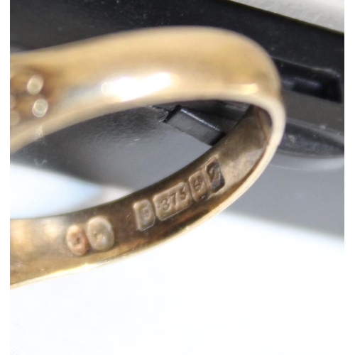 610 - Stamped 9 375 Gold Gents Ring Size-U (Split In Ring Shown In Pictures) Weight-5.96g In A Box