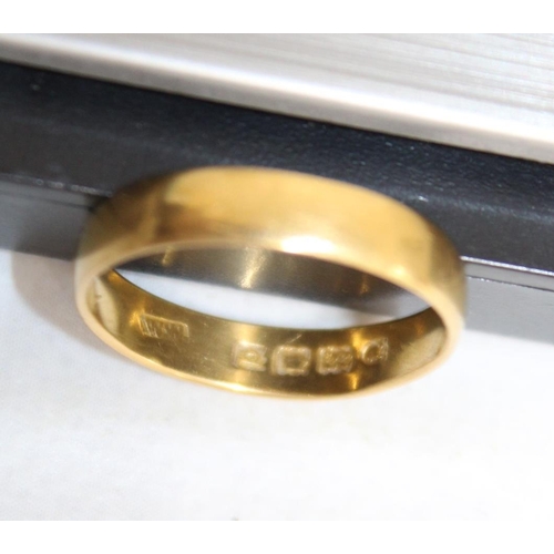 613 - Stamped 22ct Gold Band Ring Size-O Weight-3.19g In A Box