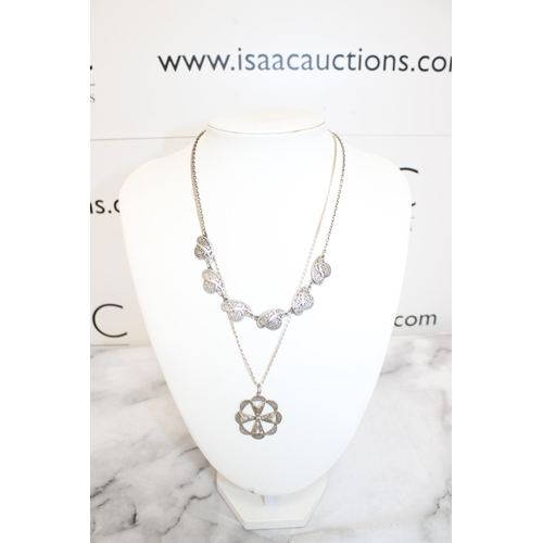 576 - Two 925 Silver Necklaces
All Proceeds Go To Charity
Lengths-16in & 20in