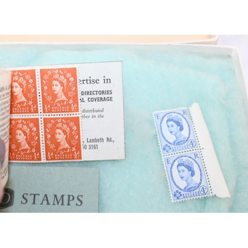 657 - Vintage Stamp Books and other Loose Unfranked Stamps