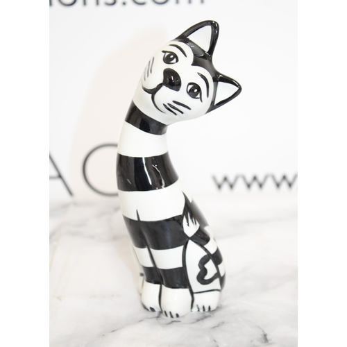 110 - Lorna Bailey Cats Height-18cm Collection Only