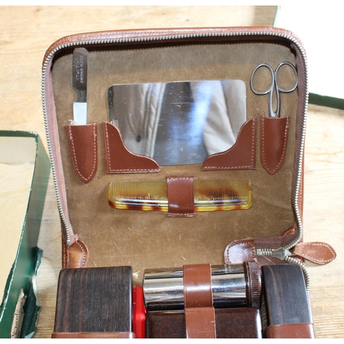 112 - Vintage Mens Vanity Case