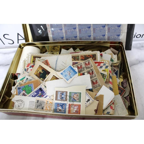 663 - Large Quantity Of Stamps/Folders Etc