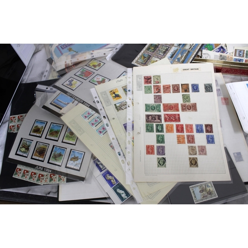 663 - Large Quantity Of Stamps/Folders Etc