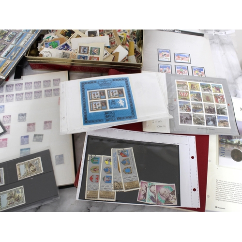 663 - Large Quantity Of Stamps/Folders Etc