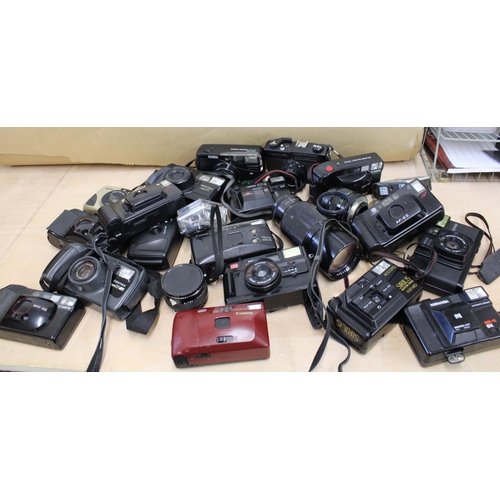 780 - Quantity Of CAMERAS and LENSES - All Untested