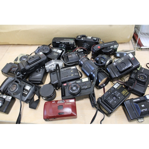 780 - Quantity Of CAMERAS and LENSES - All Untested