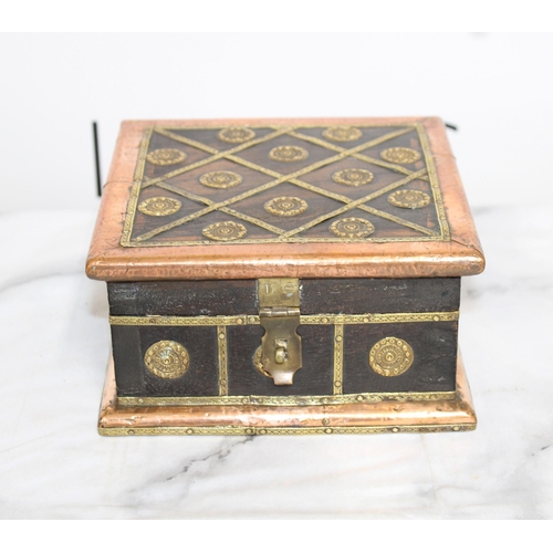 18 - Hand Crafted Vintage Indian/Wooden/Brass/Copper Box
16 x 15.5cm