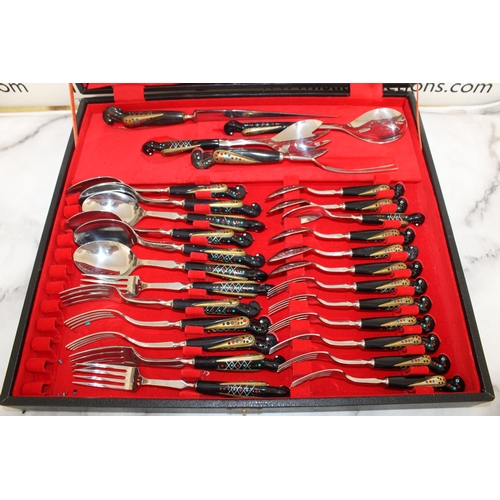 536 - Lebanese Cutlery Set in Case