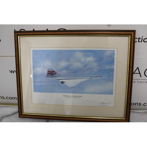 31 - Collectable Items from Concorde

Includes;

Luggage Tags
Travel Clock
Cross Boxed Pen
4 Language Dic... 