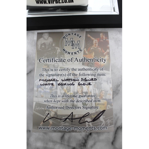 246 - Signed MICHAEL WATSON WHITE BOXING GLOVE Cased With Certificate Of Authenticity Montage Moments
Dama... 