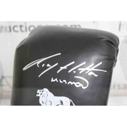 247 - Signed RICKY HATTON BLACK LONSDALE BOXING GLOVE Cased With Certificate Of Authenticity Montage Momen... 