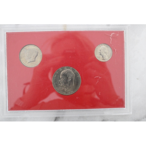 327 - USA Cased Dollar Set