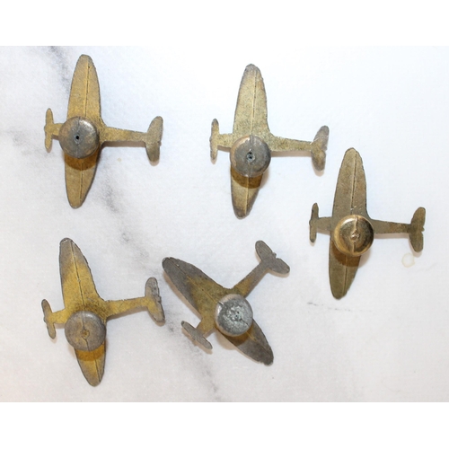 298 - Five Original WW2 Period Of Manufacture Spitfire Fund Lapel Badges