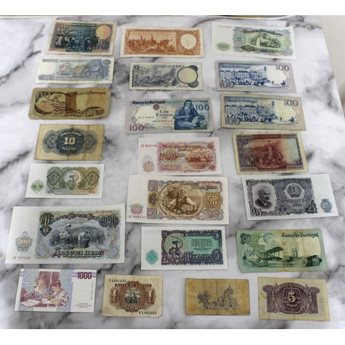 330 - Mixed Worldwide Collectable Bank Notes