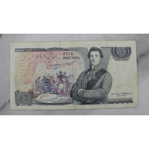 339 - One Five Pound Note - Cashier GILL