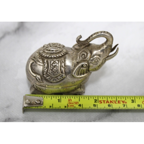 561 - Small Elephant Trinket Box Mark Shown In Photos 
Length-6.5cm