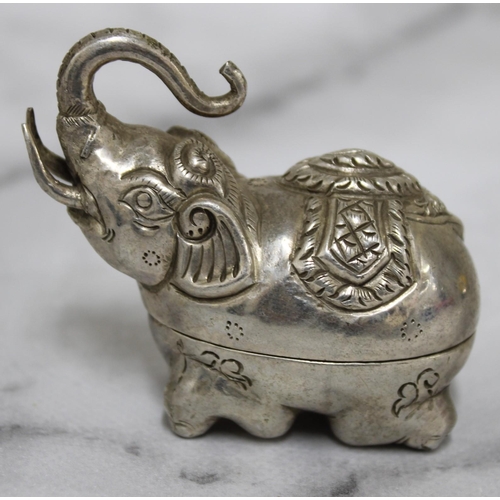 561 - Small Elephant Trinket Box Mark Shown In Photos 
Length-6.5cm